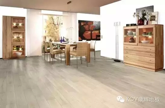 木地板受潮巧处理